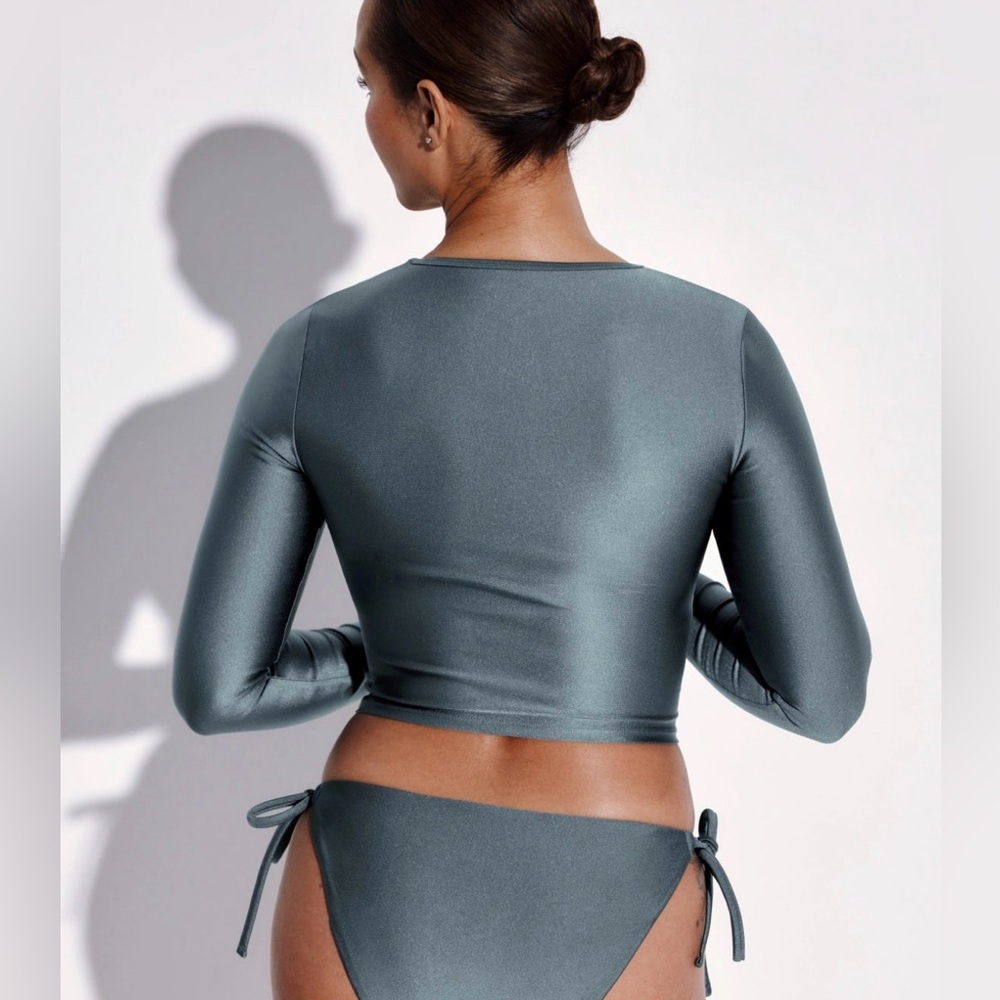 Knix long sleeve swim top size small - Picture 3 of 4
